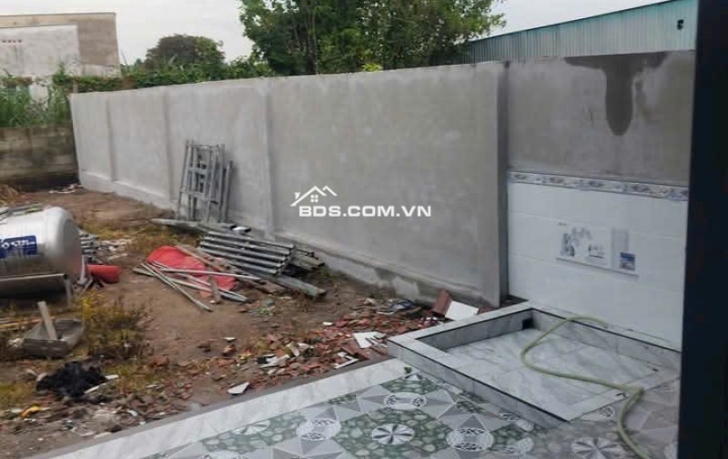 Bán nhà cấp 4 đẹp 252m2, 3PN, 1WC, mặt tiền rộng tại Tân Thông Hội