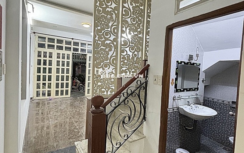 CHỈ 11.7 TỶ – BÁN ĐẤT TẶNG NHÀ 2 TẦNG – HẺM XE HƠI NGUYỄN XÍ – P13, BÌNH THẠNH
