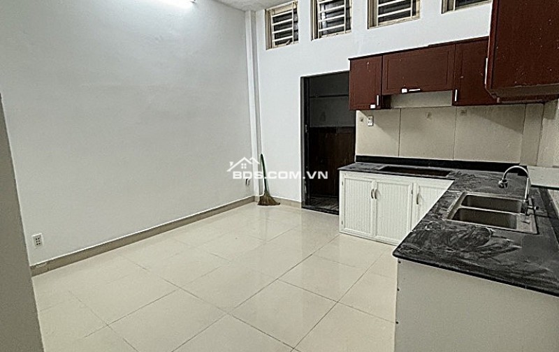CHỈ 11.7 TỶ – BÁN ĐẤT TẶNG NHÀ 2 TẦNG – HẺM XE HƠI NGUYỄN XÍ – P13, BÌNH THẠNH
