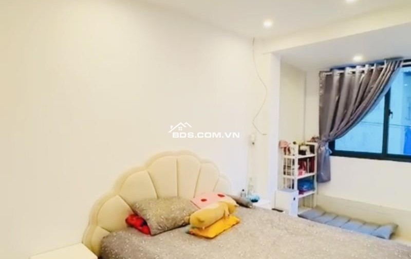 NHÀ MỚI XÂY ĐẸP NGUYỄN TRI PHƯƠNG, Q10 – NỞ HẬU, DT 29M²