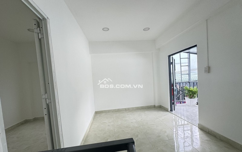 Nhà nhỏ Linh Xuân Thủ Đức giá 1.8 tỷ, hẻm xe hơi, sổ riêng