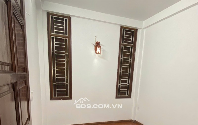 B.Á.N NHÀ-VĨNH QUỲNH, PHÂN LÔ, NGÕ NÔNG, GẦN PHỐ, NHÀ DÂN XÂY CHẮC CHẮN, 33m2, MT: 3.2m, Nhỉnh 5 tỏi nhỏ xíu.