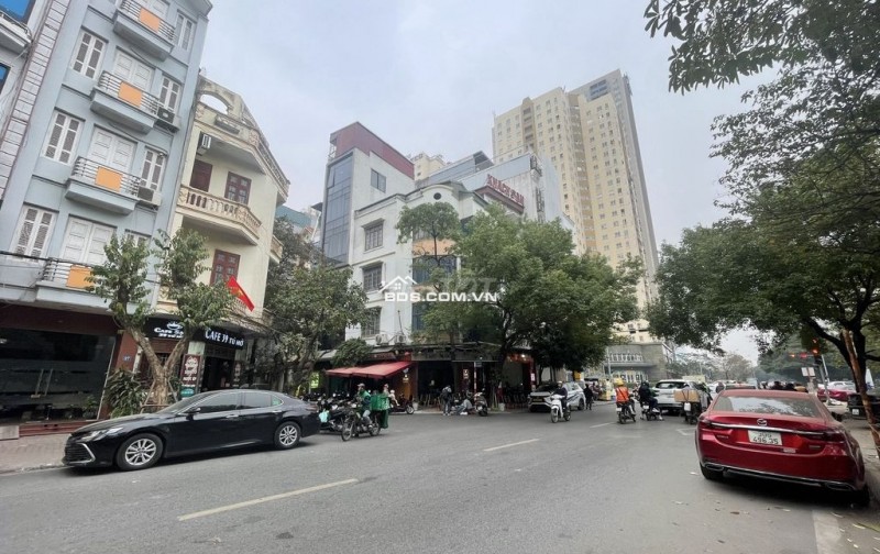 Siêu phẩm Trung Hòa – Cầu Giấy: 68m2, gần Big C, ô tô vào nhà – Mức giá không tưởng chỉ nhỉnh chục tỷ
