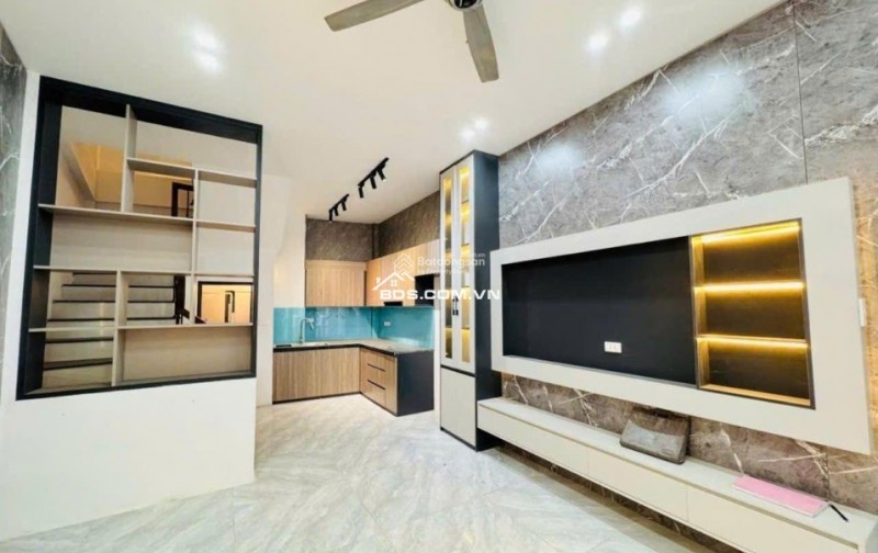 Bán nhà Đại Từ, 34m2, MT 3.7m, ngõ ô tô tránh đỗ ngày đêm, giá 6 tỷ
