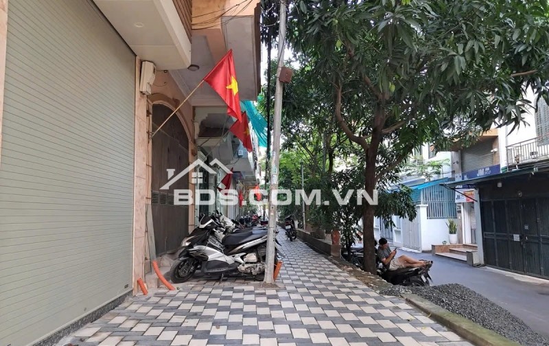 Bán nhà mặt phố Võ Chí Công, Tây Hồ 26,5 tỷ, 48m2, 8PN, 8WC, LÔ GÓC