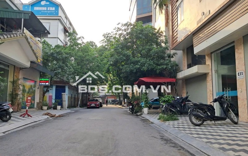 Bán nhà mặt phố Võ Chí Công, Tây Hồ 26,5 tỷ, 48m2, 8PN, 8WC, LÔ GÓC