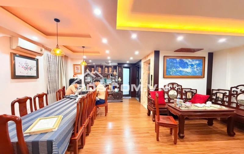Bán nhà mặt phố Võ Chí Công, Tây Hồ 26,5 tỷ, 48m2, 8PN, 8WC, LÔ GÓC