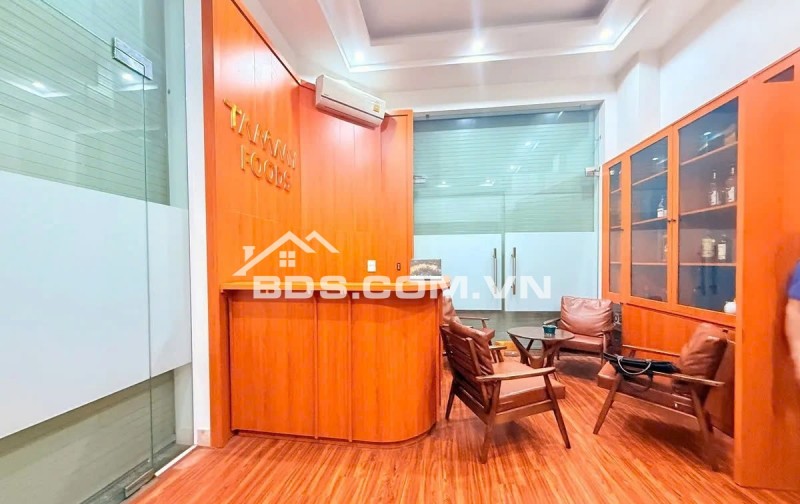 Bán nhà mặt phố Võ Chí Công, Tây Hồ 26,5 tỷ, 48m2, 8PN, 8WC, LÔ GÓC