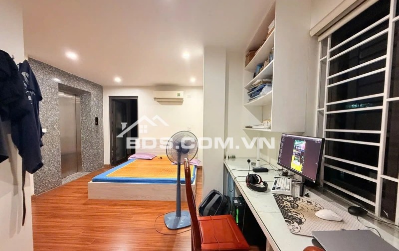 Bán nhà mặt phố Võ Chí Công, Tây Hồ 26,5 tỷ, 48m2, 8PN, 8WC, LÔ GÓC