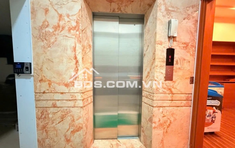 Bán nhà mặt phố Võ Chí Công, Tây Hồ 26,5 tỷ, 48m2, 8PN, 8WC, LÔ GÓC