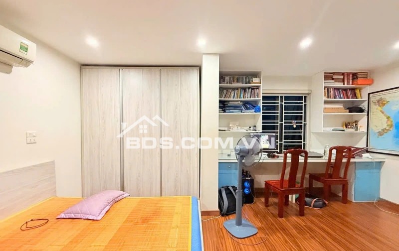 Bán nhà mặt phố Võ Chí Công, Tây Hồ 26,5 tỷ, 48m2, 8PN, 8WC, LÔ GÓC