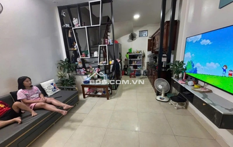BẤN NHÀ GÂP TRUNG TỰU  30M 4 TÂNG - MT 4M - 6.35 tỷ B TỪ LIÊM