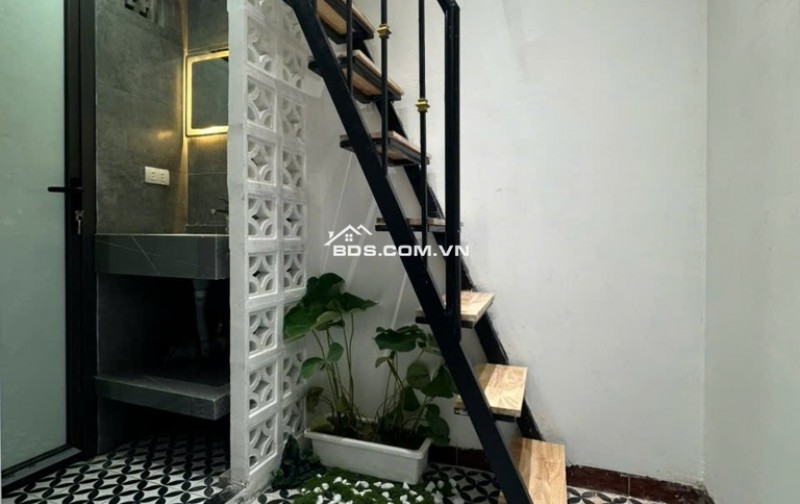 TẬP THỂ T1 - CÁCH MẶT PHỐ 10M - CHỦ TẶNG FULL NỘI THẤT - KHÁCH CHỈ CẦN MANG VALI VỀ Ở