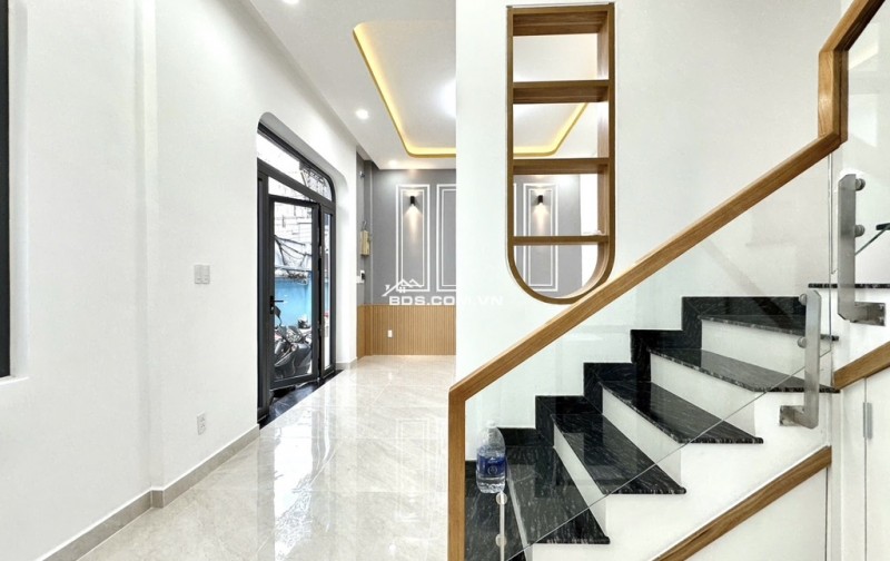 Bán nhà mặt tiền đường Trần Quang Khải quận 1 giá nhỉnh 9 tỷ