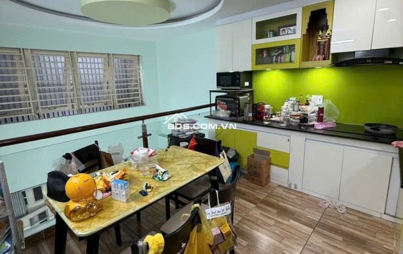 BÌNH TÂN - HXH ĐỔ CỬA  - 36 M2 - NHÀ 5 TẦNGT - SỔ VUÔNG A4 - ÀN CÔNG ĐỦ - 4 TỶ3  130.// Lê Đình Cẩn Tân Tạo Bình Tân  + diện tích : 4x9