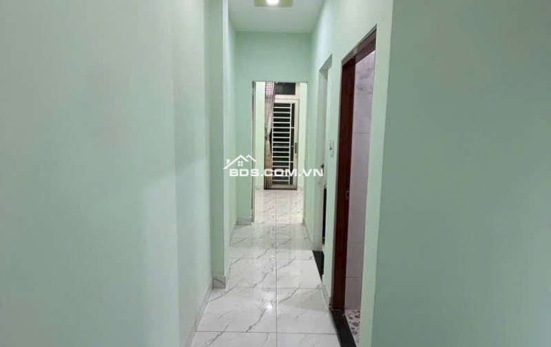 BÌNH TÂN - HXH ĐỔ CỬA  - 36 M2 - NHÀ 5 TẦNGT - SỔ VUÔNG A4 - ÀN CÔNG ĐỦ - 4 TỶ3  130.// Lê Đình Cẩn Tân Tạo Bình Tân  + diện tích : 4x9