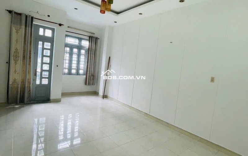 Chính chủ gửi bán nhà 2 tầng - bình tân 95// đường số 10