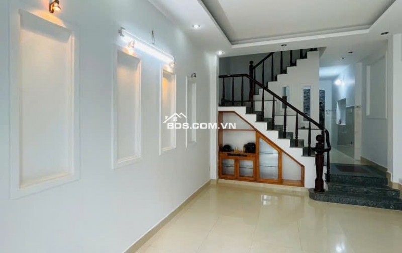 Chính chủ gửi bán nhà 2 tầng - bình tân 95// đường số 10