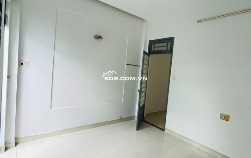Chính chủ gửi bán nhà 2 tầng - bình tân 95// đường số 10