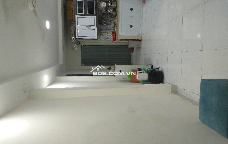 NHÀ 4 MẶT HẺM. VỊ TRÍ VIP _1BƯỚC RA MẶT TIỀN. CHỈ 10M LÊN XE HƠI.