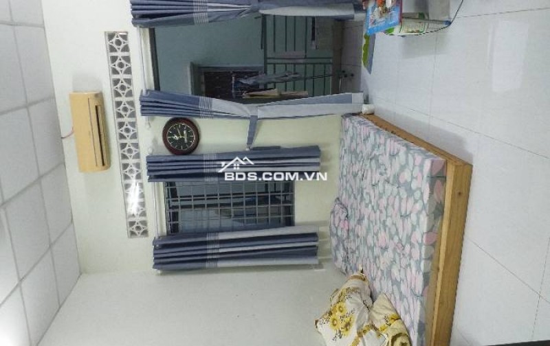 NHÀ 4 MẶT HẺM. VỊ TRÍ VIP _1BƯỚC RA MẶT TIỀN. CHỈ 10M LÊN XE HƠI.