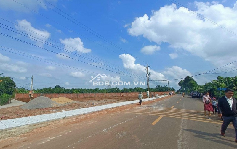 KD LỖ BÁN GẤP 2020M2 ĐẤT ĐƯỜNG THÔNG RA KCN ĐANG H.ĐỘNG XÂY TRỌ ĐƯỢC. GIÁ 150TR