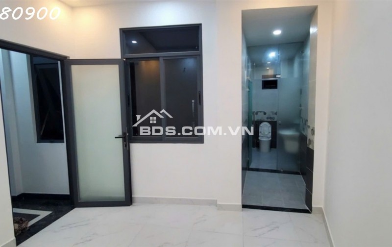 Phú Nhuận, sát mặt tiền Huỳnh Văn Bánh - 6,85Tỷ TL.