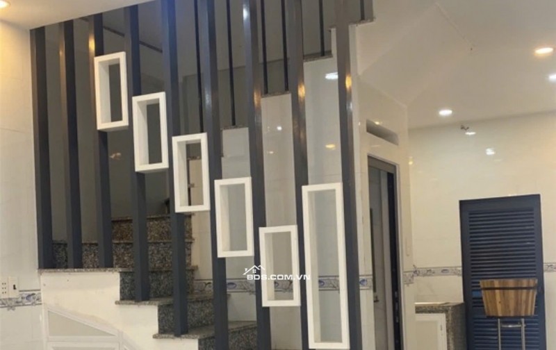 Phú Nhuận, sát mặt tiền Huỳnh Văn Bánh - 6,85Tỷ TL.