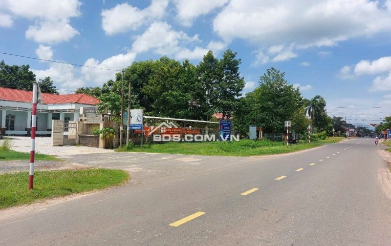 NỢ TIỀN BÁN GẤP 1.008M2 ĐẤT GẦN NHÀ MÁY, XÍ NGHIỆP ĐANG HĐ XÂY TRỌ CHO THUÊ LIỀN. GIÁ 190 TRIỆU
