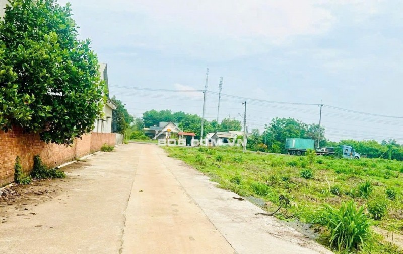 BÁN 2 800M2 GIÁ 180 TRIỆU GỌI O93.888.9O35 MẶT TIỀN CHỢ TIỆN KINH DOANH
