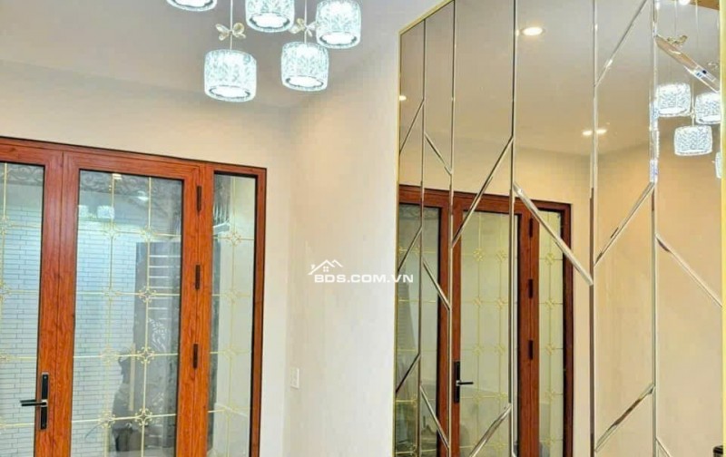 Bán nhà Lê Lợi,HĐ HN,kinh doanh , ô tô, thang máy,wiu đẹp , dt39m2,giá 9 ty