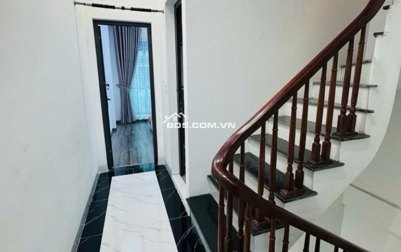 BÁN NHÀ ĐẸP VŨ TÔNG PHAN 35M 5 T GẦN PHỐ  GẦN CHỢ NHỈNH 7 TỶ