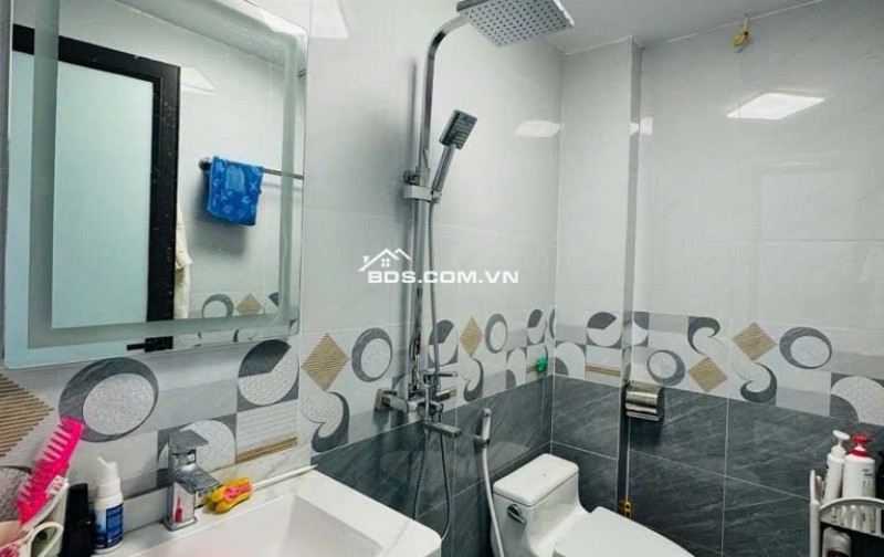 BÁN NHÀ ĐẸP VŨ TÔNG PHAN 35M 5 T GẦN PHỐ  GẦN CHỢ NHỈNH 7 TỶ