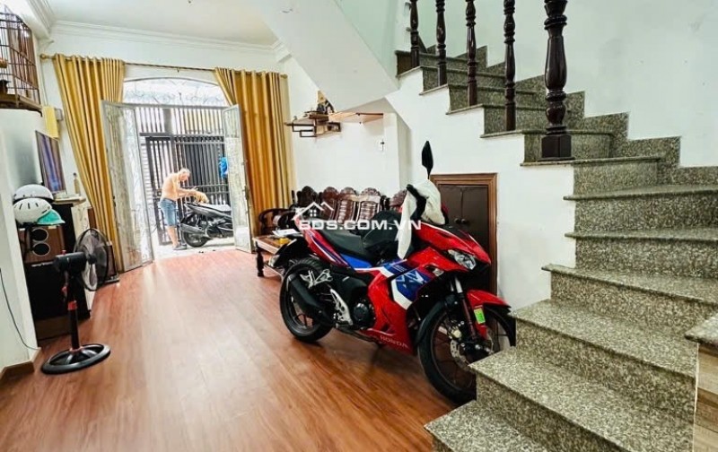 Phú Nhuận, sát mặt tiền - 40m2 - 6,45Tỷ TL