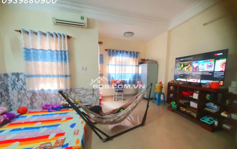 Gò Vấp, 1 căn ra mặt tiền, ngay ĐH Công Nghiệp.