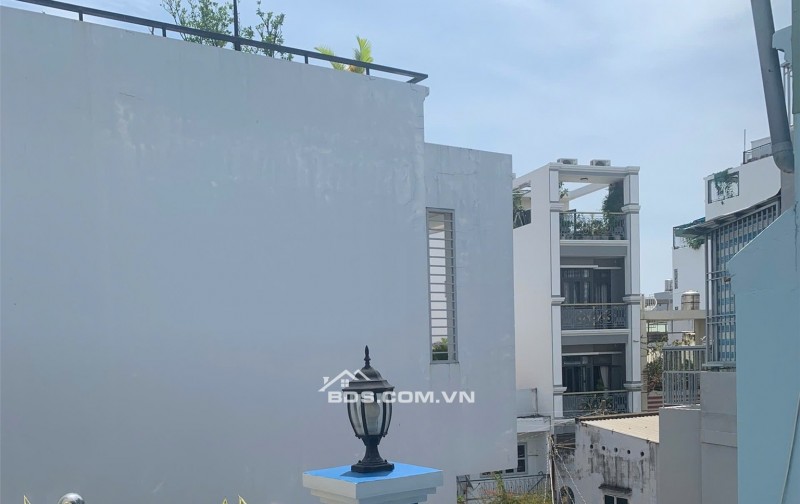 Bình Thạnh, HXH đỗ cổng - 52m2 - Giá 6,8Tỷ TL