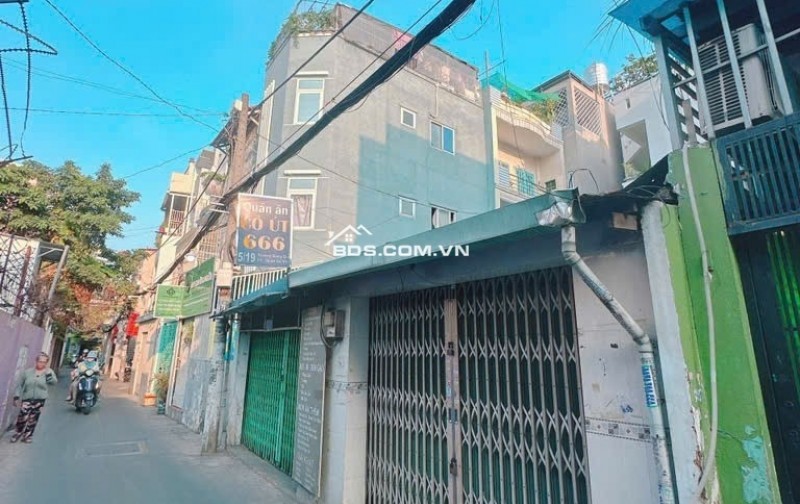 HXH sát Hoàng Hoa Thám, Bình Thạnh. Nhà cũ tiện xây mới.
