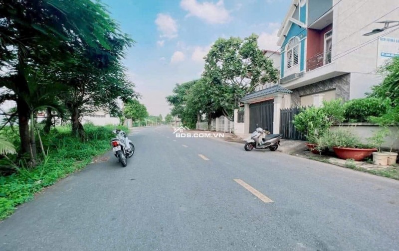 BÁN GẤP NỀN ĐẤT KDC LONG HÒA - DT 90M2 FULL THỔ 650TR TL, SẴN SHR ĐẦU TƯ HOẶC Ở NGAY