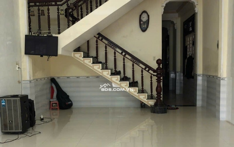 Cần bán nhà BÌnh tân giá 3tỉ 8  thương luọng dt 60m2