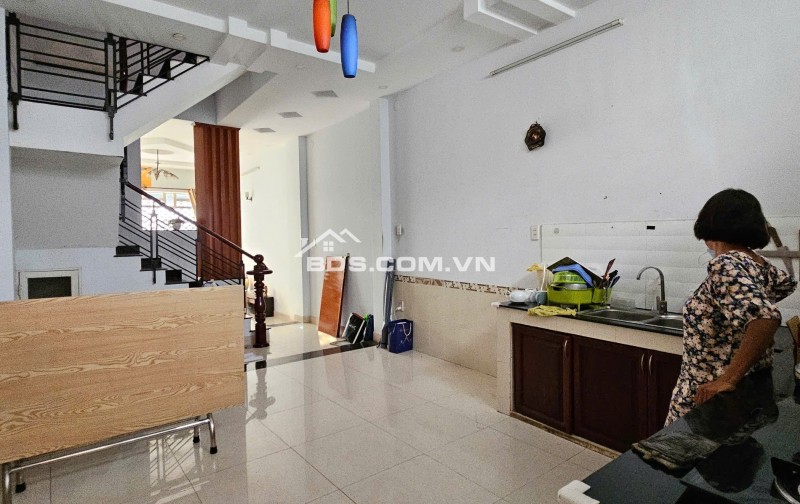 Cho Thuê Nhà - 1T+ 1L=(2pn+2wc+2 Máy Lạnh ) - Gần Gigamall - P. HBC - Thủ Đức