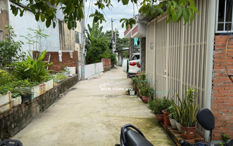 BÁN NHÀ CẤP 4 NGAY TRUNG TÂM TRƯỜNG THỌ, THỦ ĐỨC. DT 70,1M2 SHR 4.9 TỶ. LH:0329456579.