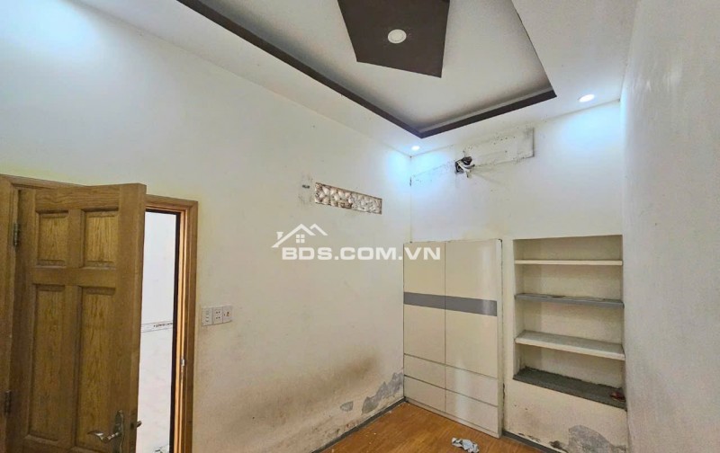 BÁN NHÀ CẤP 4 NGAY TRUNG TÂM TRƯỜNG THỌ, THỦ ĐỨC. DT 70,1M2 SHR 4.9 TỶ. LH:0329456579.