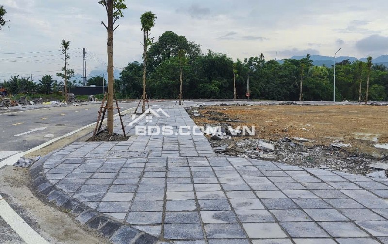 Bán đất nền dự án full thổ cư ngay trung tâm tt Chi Nê giá từ 14tr/m2