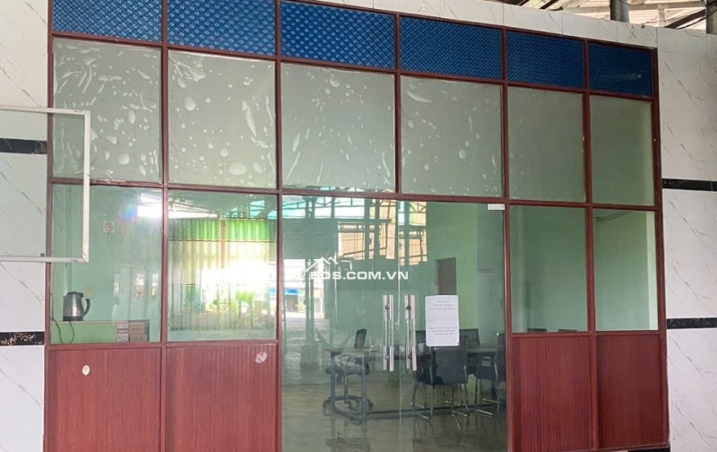 BÁN NHÀ XƯỞNG MẶT TIỀN TỈNH LỘ DT879, 2300M2 SẴN SHR CHỈ 20 TỶ. LH:0938898920 – 0938702006.