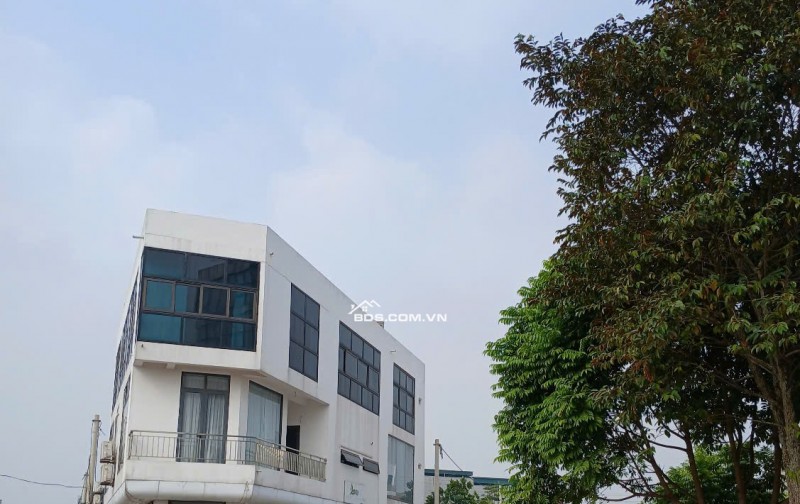 Nhà phân lô ôtô tránh - góc 3 mặt tiền thoáng - kinh doanh - Trung Tâm Đan Phượng - khu ẩm thực