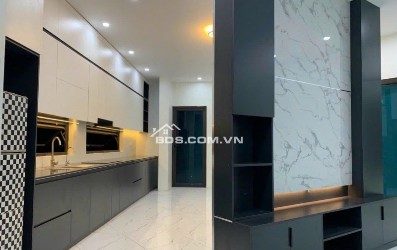 Nhà phân lô ôtô tránh - góc 3 mặt tiền thoáng - kinh doanh - Trung Tâm Đan Phượng - khu ẩm thực