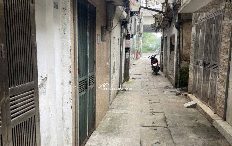 Bán căn nhà Hà nội tập thể tầng một Nguyễn Xiển