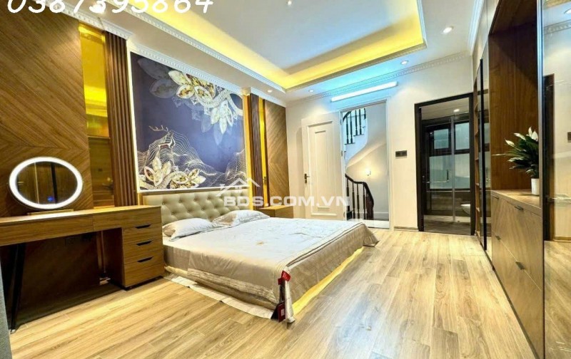  SIÊU PHẨM NHÀ ĐẸP - MỚI XÂY KÍNH CONG – PHÂN KHÚC 7,XX TỶ TẠI QUẬN CẦU GIẤY