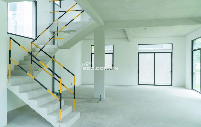 Bán nhà phố biệt thự Trung tâm quận 2 - Tp. Hồ Chí Minh