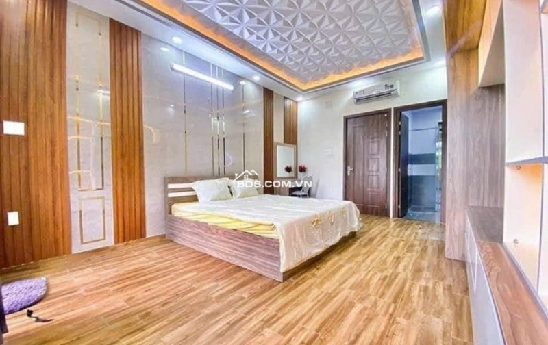 Cần bán gấp nhà 2 lầu ngay trung tâm thủ dầu một bình dương